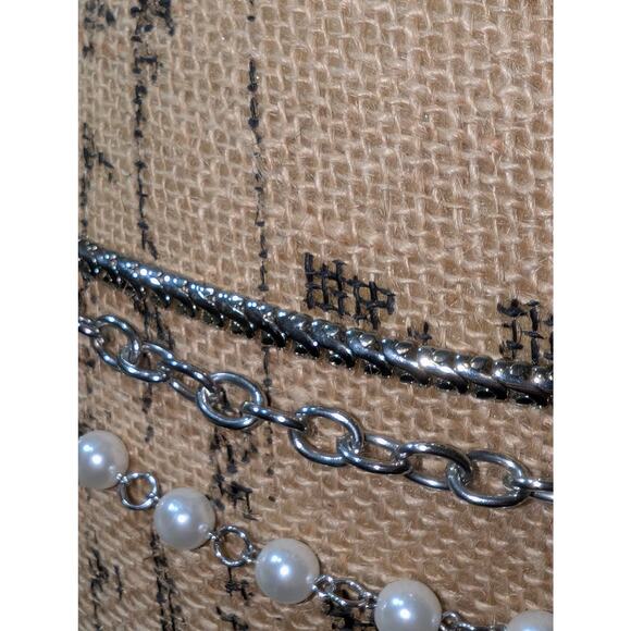 Vintage Silver Tone Three Strand Faux Pearl & Chain Link Belt 34"-45" - Picture 2 of 6